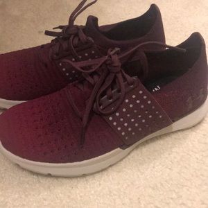 Under armour running shoes size 7.5